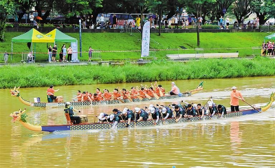 14支隊競渡茅洲河 掀起群眾體育熱潮